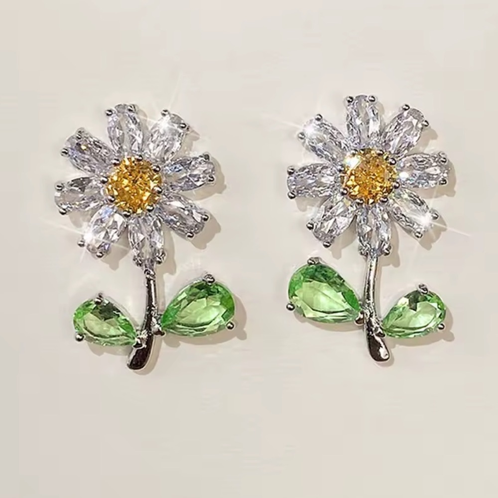 Daisy Floral Crystal Earrings - Picture 2 of 16